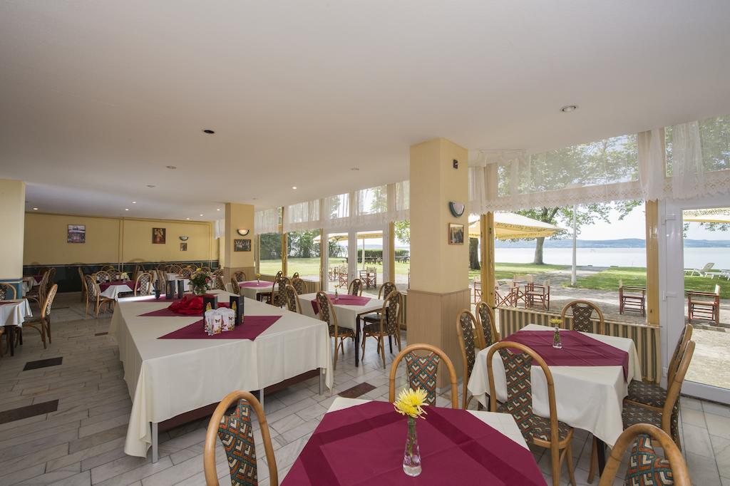 Familia Hotel Balatonboglár Exterior photo