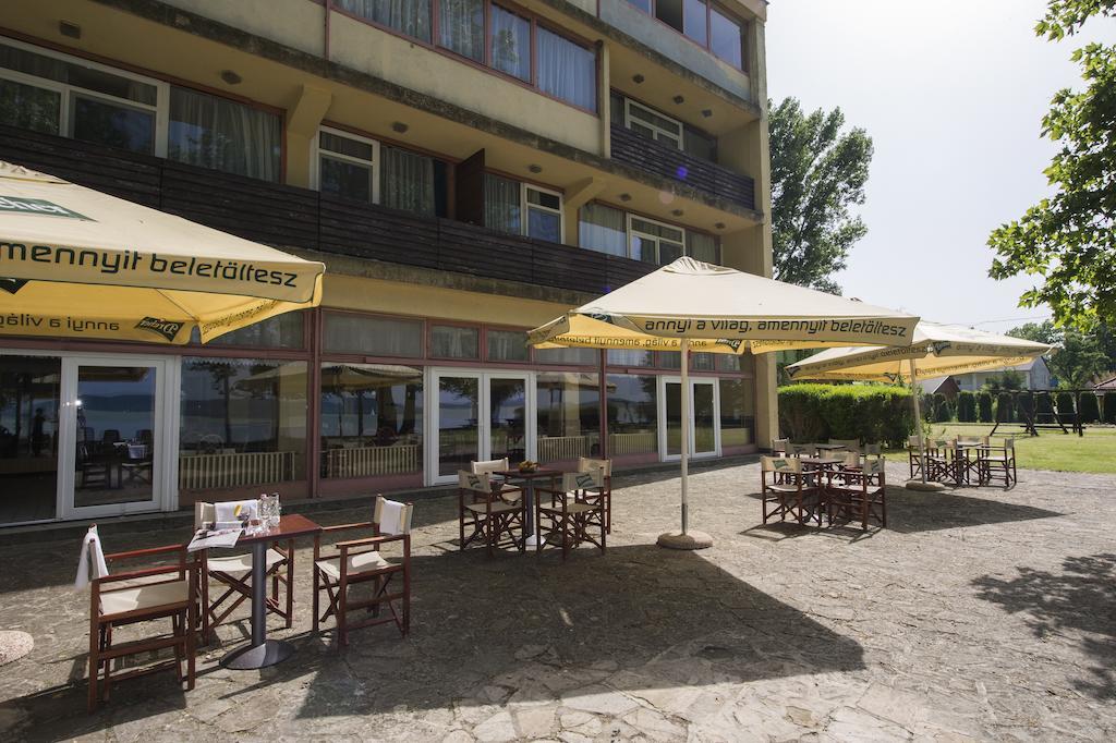 Familia Hotel Balatonboglár Exterior photo