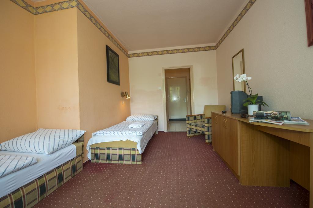 Familia Hotel Balatonboglár Room photo