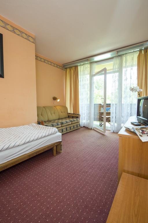 Familia Hotel Balatonboglár Room photo