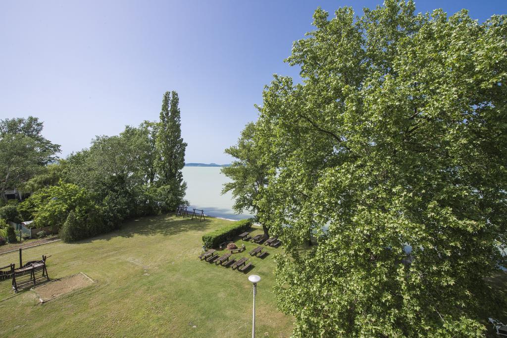 Familia Hotel Balatonboglár Exterior photo