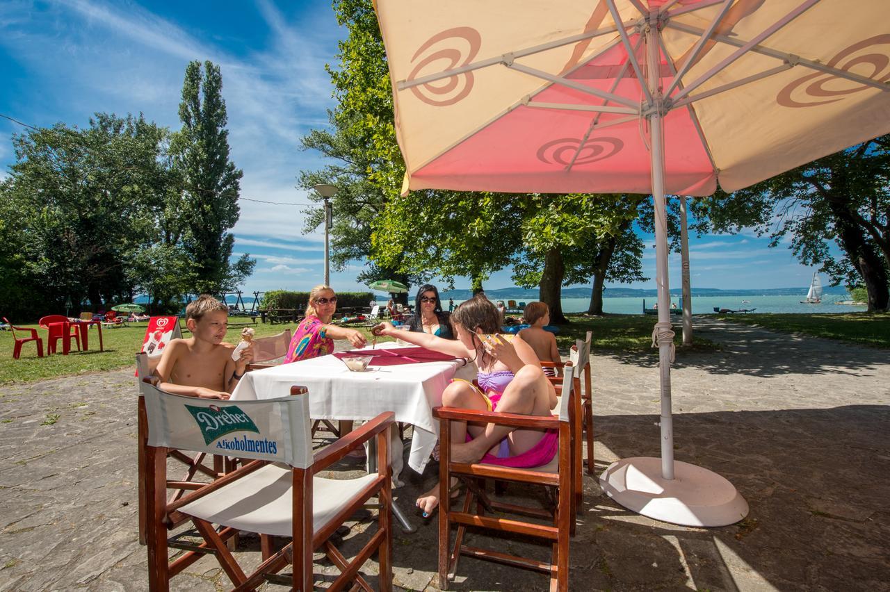 Familia Hotel Balatonboglár Exterior photo